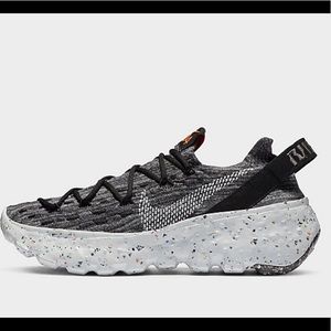 WOMEN'S NIKE SPACE HIPPIE 04 CASUAL SHOES